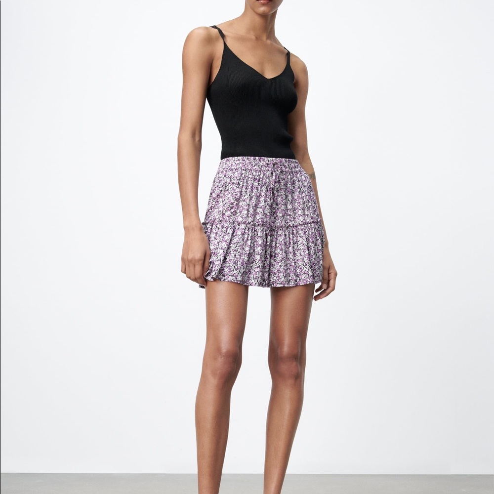 ZARA Skirt Flower Skirt Build in Shorts S